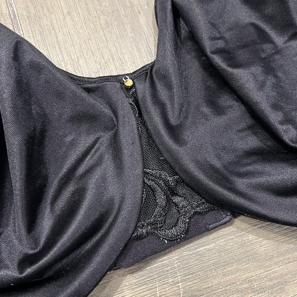 Lilyette Minimizer Satin Bra - Picture 6 of 9